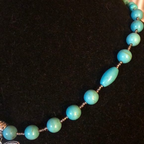 Handcrafted butterfly magnesite necklace - Picture 4 of 5